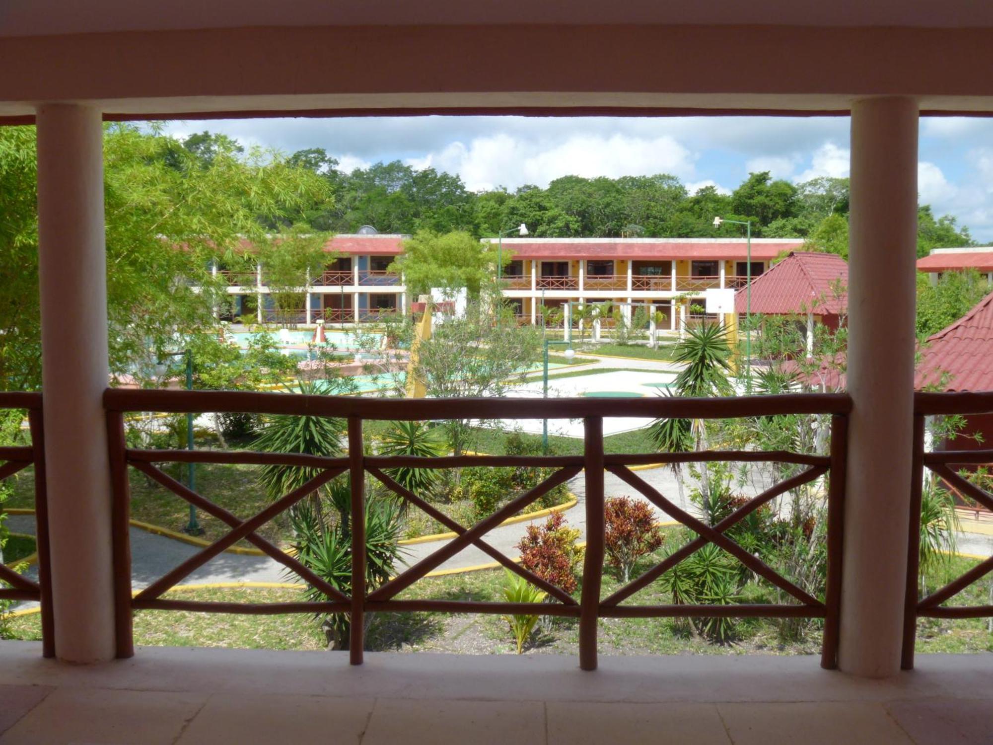 Hotel Debliz Xpujil Exterior foto
