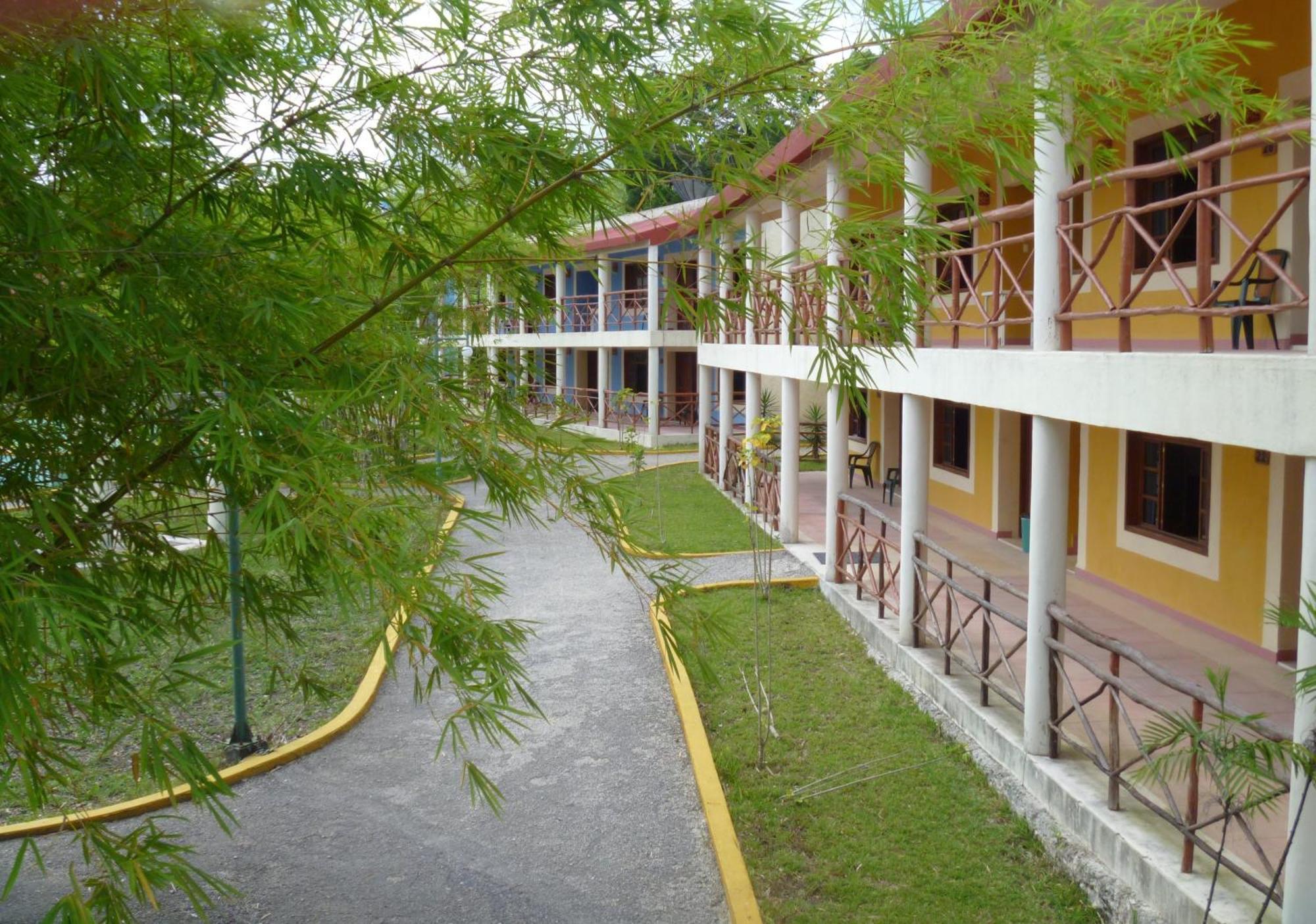 Hotel Debliz Xpujil Exterior foto