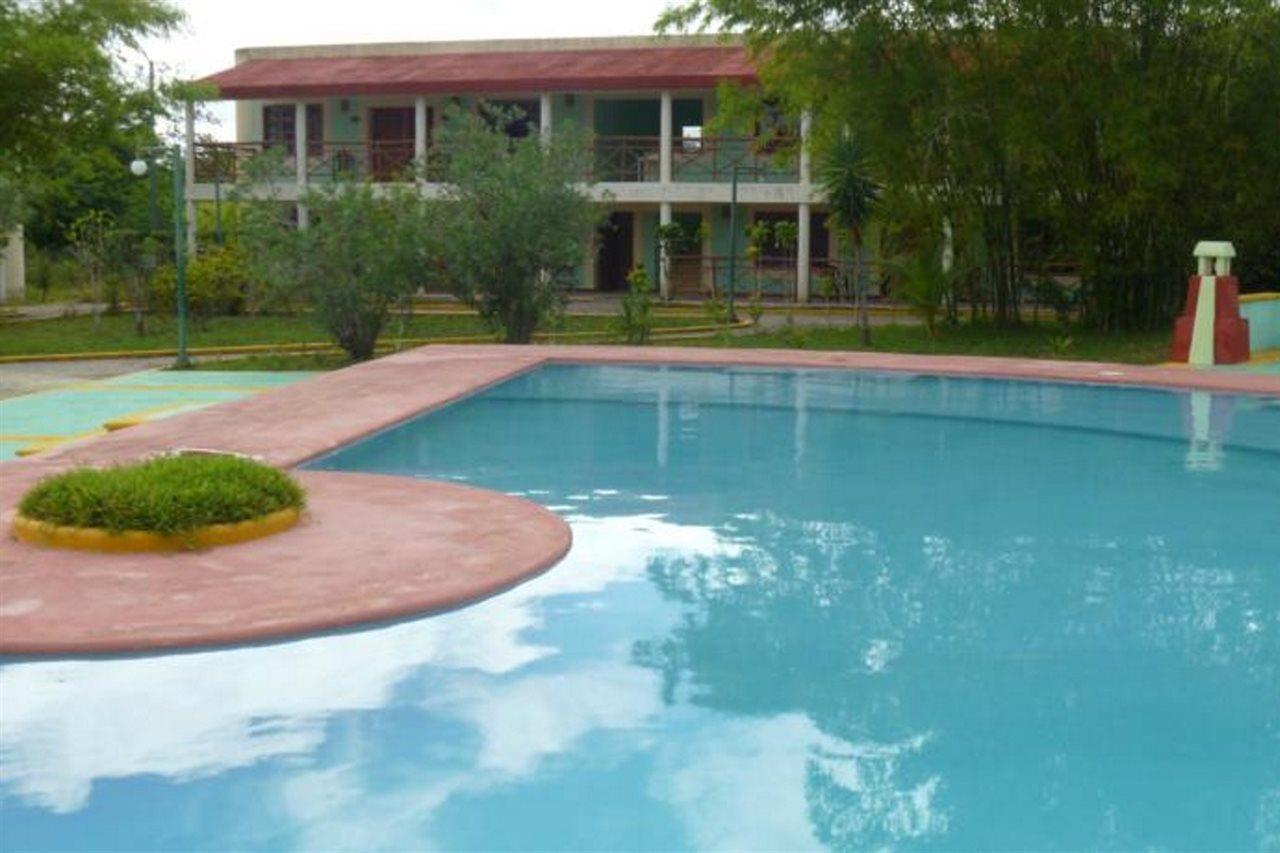 Hotel Debliz Xpujil Exterior foto